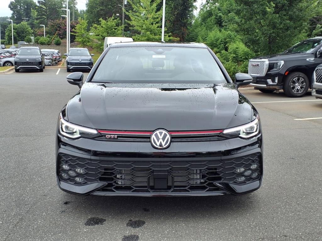 2025 Volkswagen Golf GTI SE photo 2