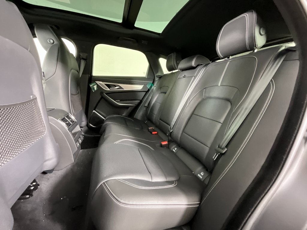 2025 Jaguar F-PACE P250 R-Dynamic S photo 4