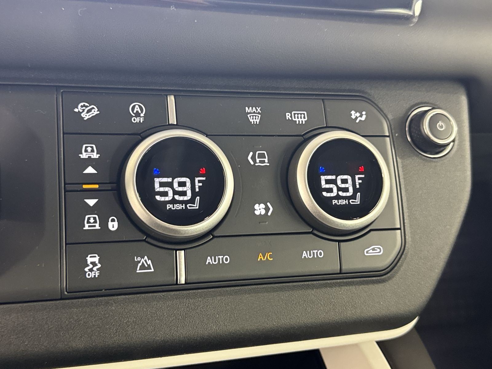 2025 Land Rover Defender 130 S photo 14