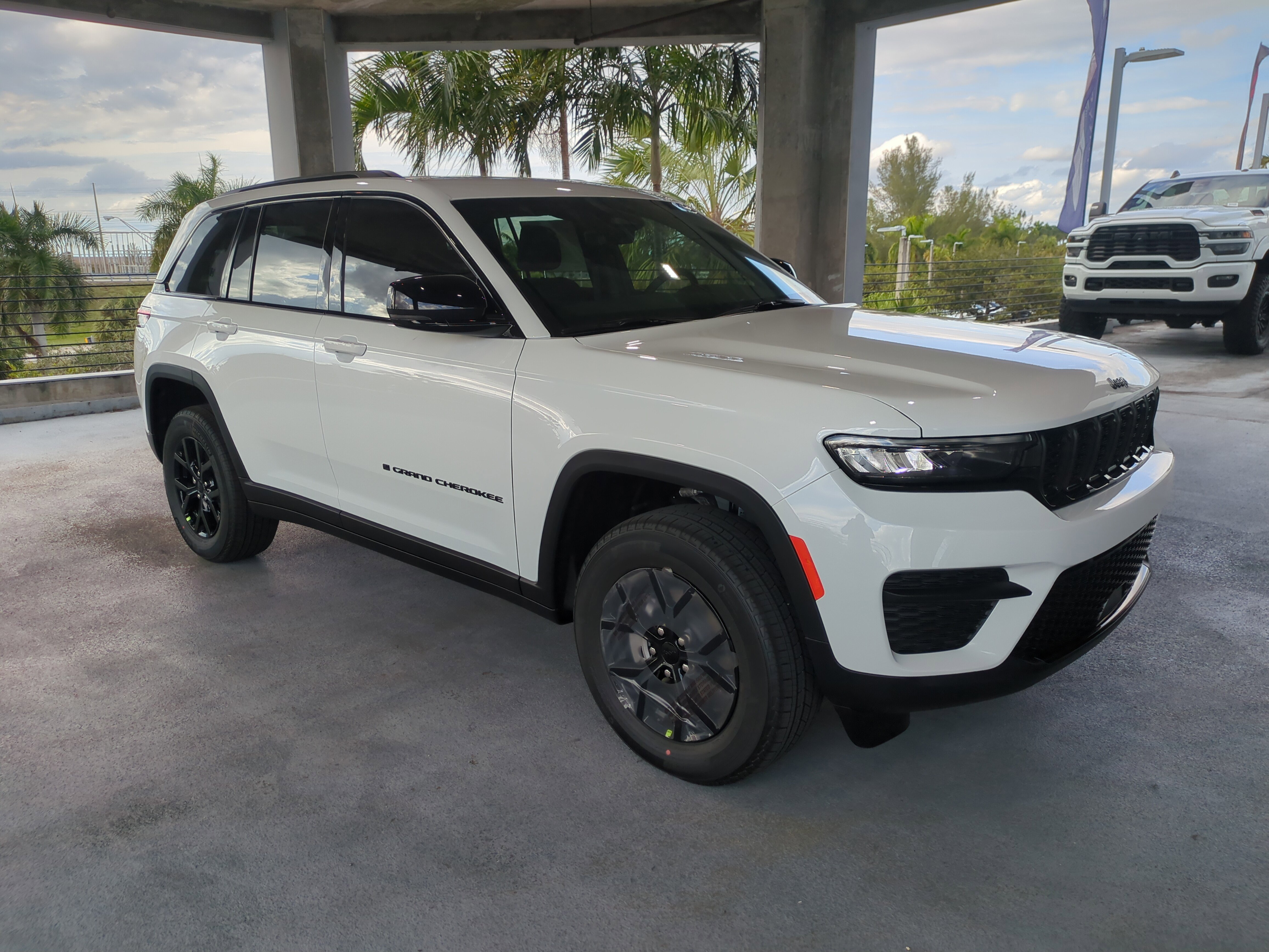 2025 Jeep Grand Cherokee Altitude's photo