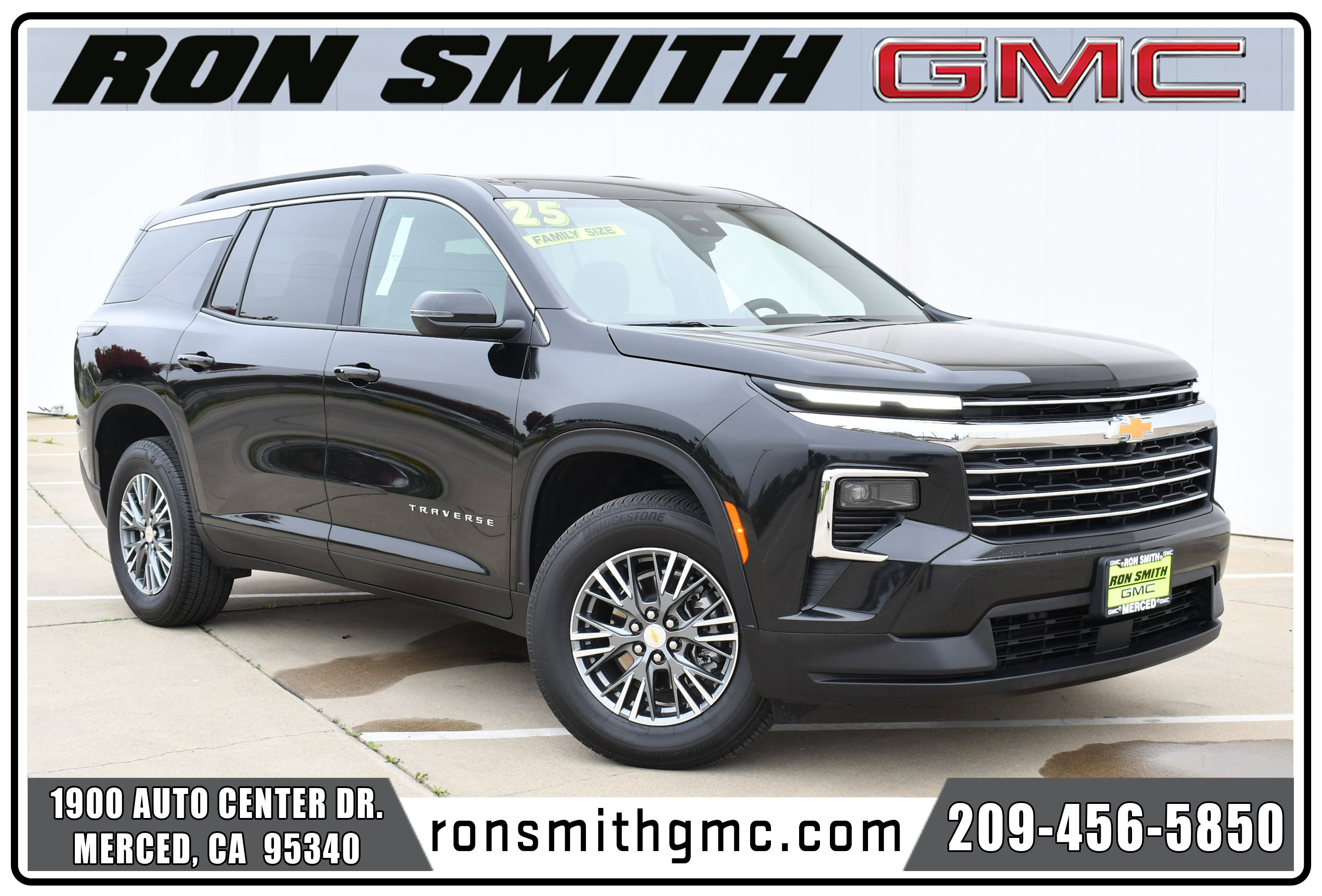 2025 Chevrolet Traverse LT's photo