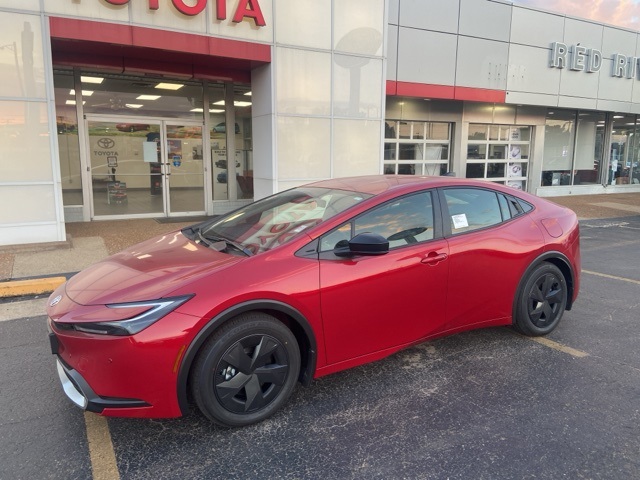 2026 Toyota Prius SE's photo