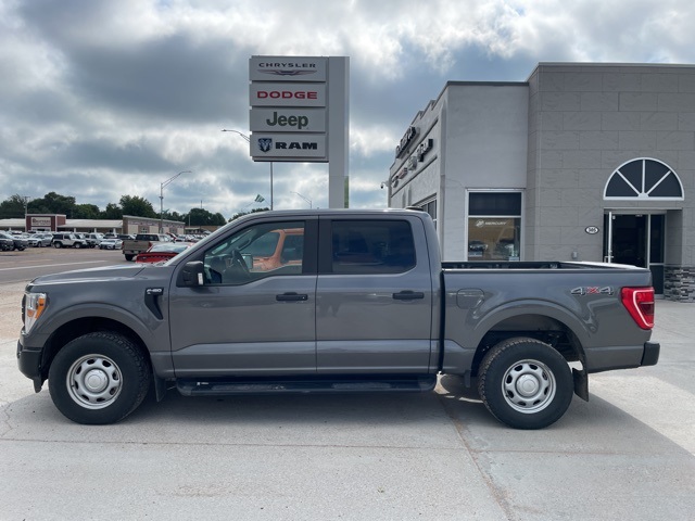 2021 Ford F-150 XL's photo