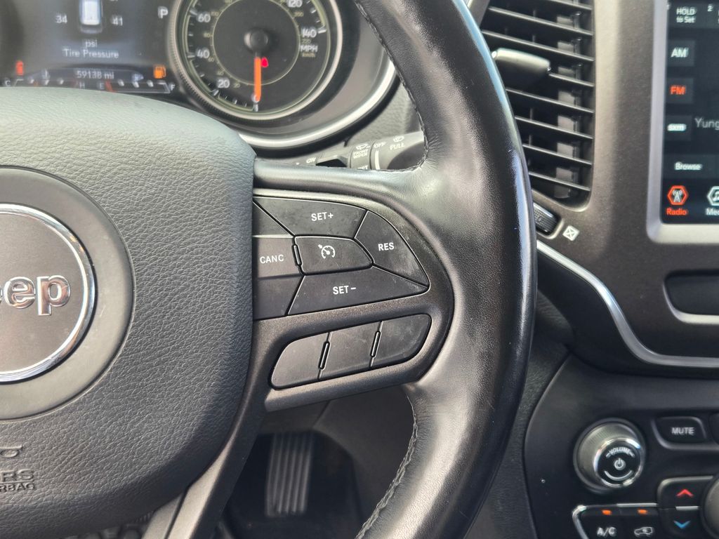2021 Jeep Cherokee Trailhawk photo 23