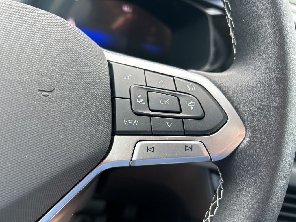 2024 Volkswagen Taos SE photo 22