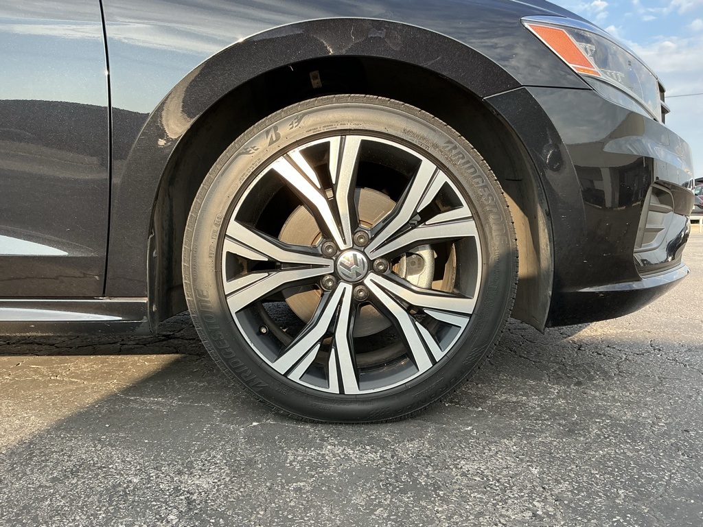 2021 Volkswagen Passat 2.0T SE photo 18