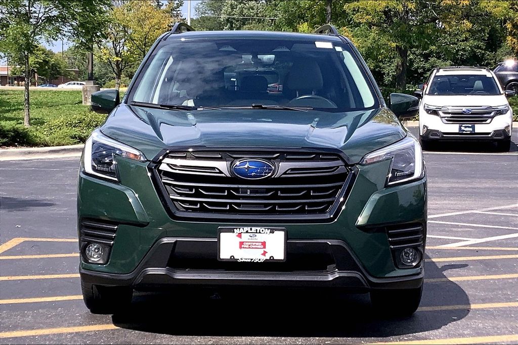 2022 Subaru Forester Limited photo 2