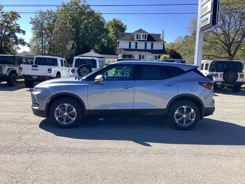 2025 Chevrolet Blazer 2LT photo 4
