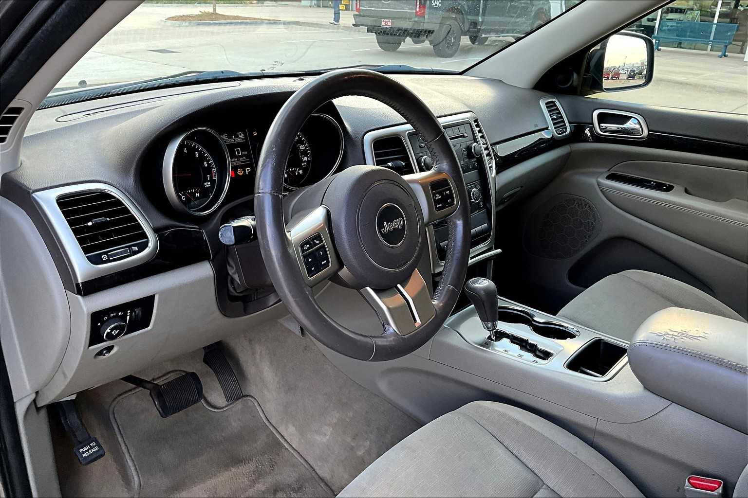 2012 Jeep Grand Cherokee Laredo photo 17