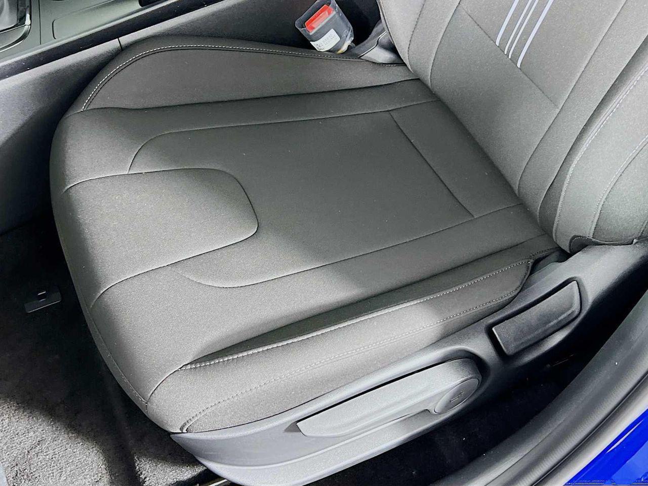 2025 Hyundai Elantra SEL Sport photo 15
