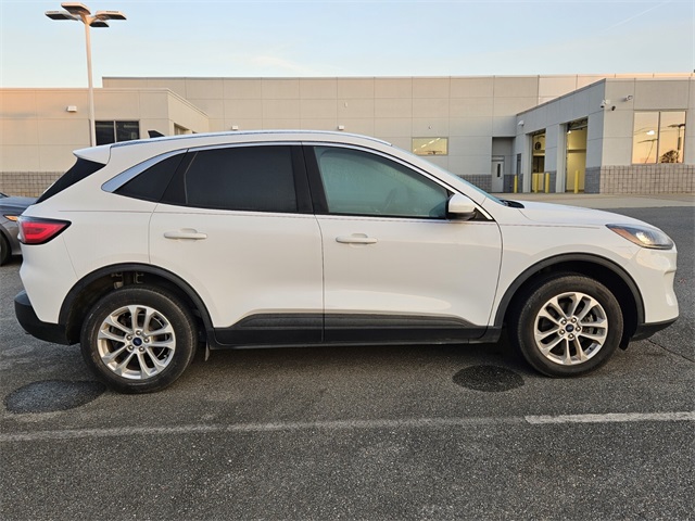 2020 Ford Escape SE photo 4