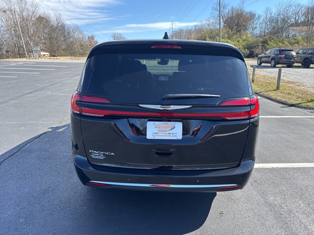 2025 Chrysler Pacifica photo 5