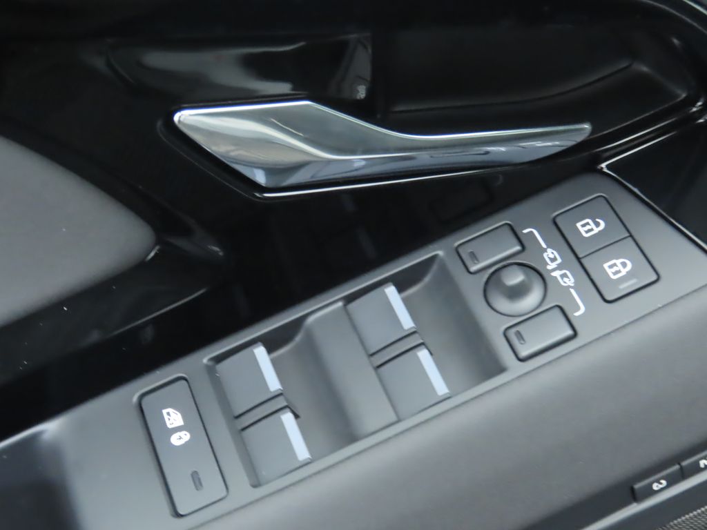 2025 Land Rover Range Rover Evoque S photo 22