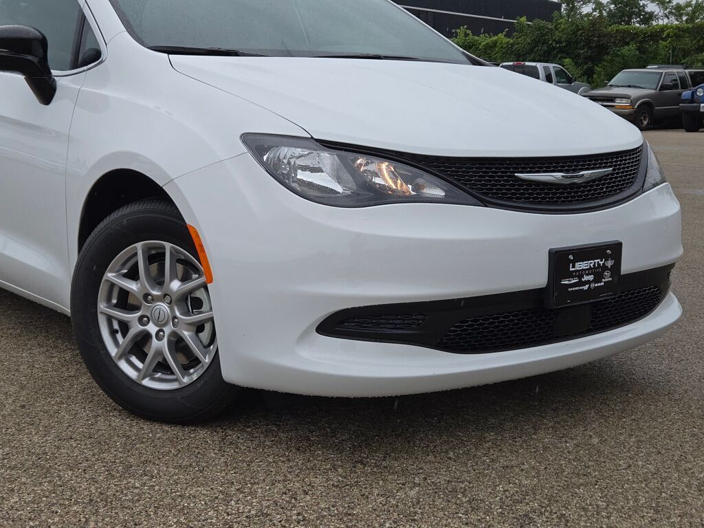 2026 Chrysler Voyager LX photo 2