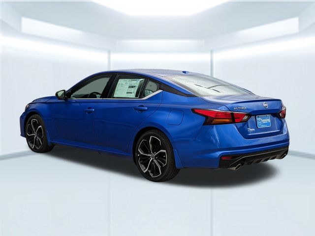 2025 Nissan Altima 2.5 SR photo 3