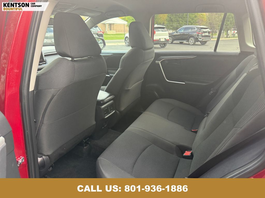 2024 Toyota RAV4 LE photo 24