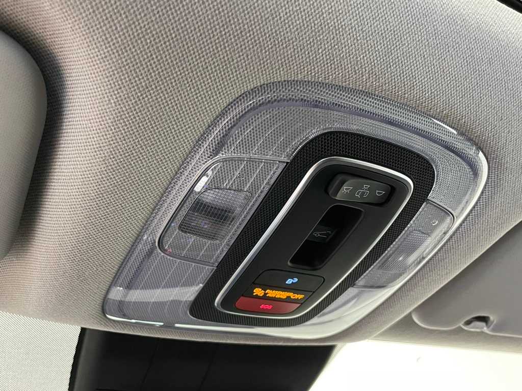 2024 Hyundai Elantra SEL Convenience photo 30