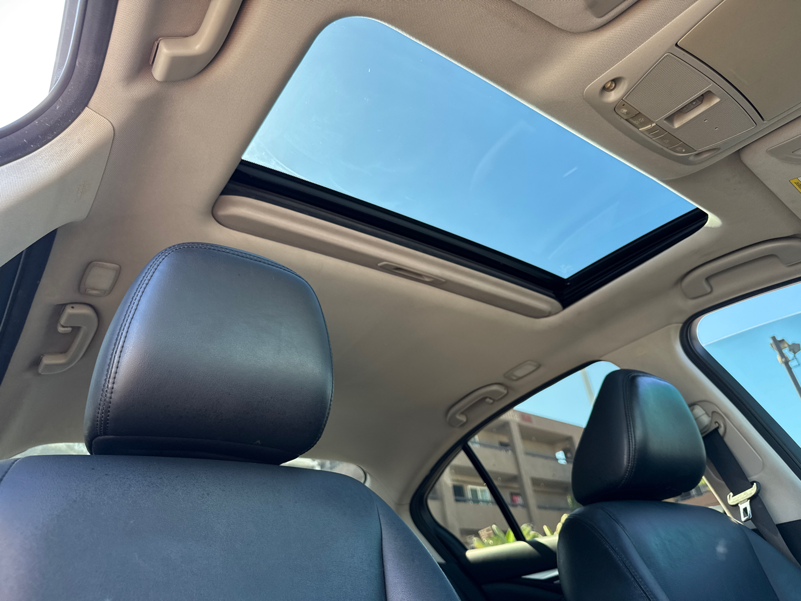 2016 Infiniti Q50 2.0t Premium photo 2