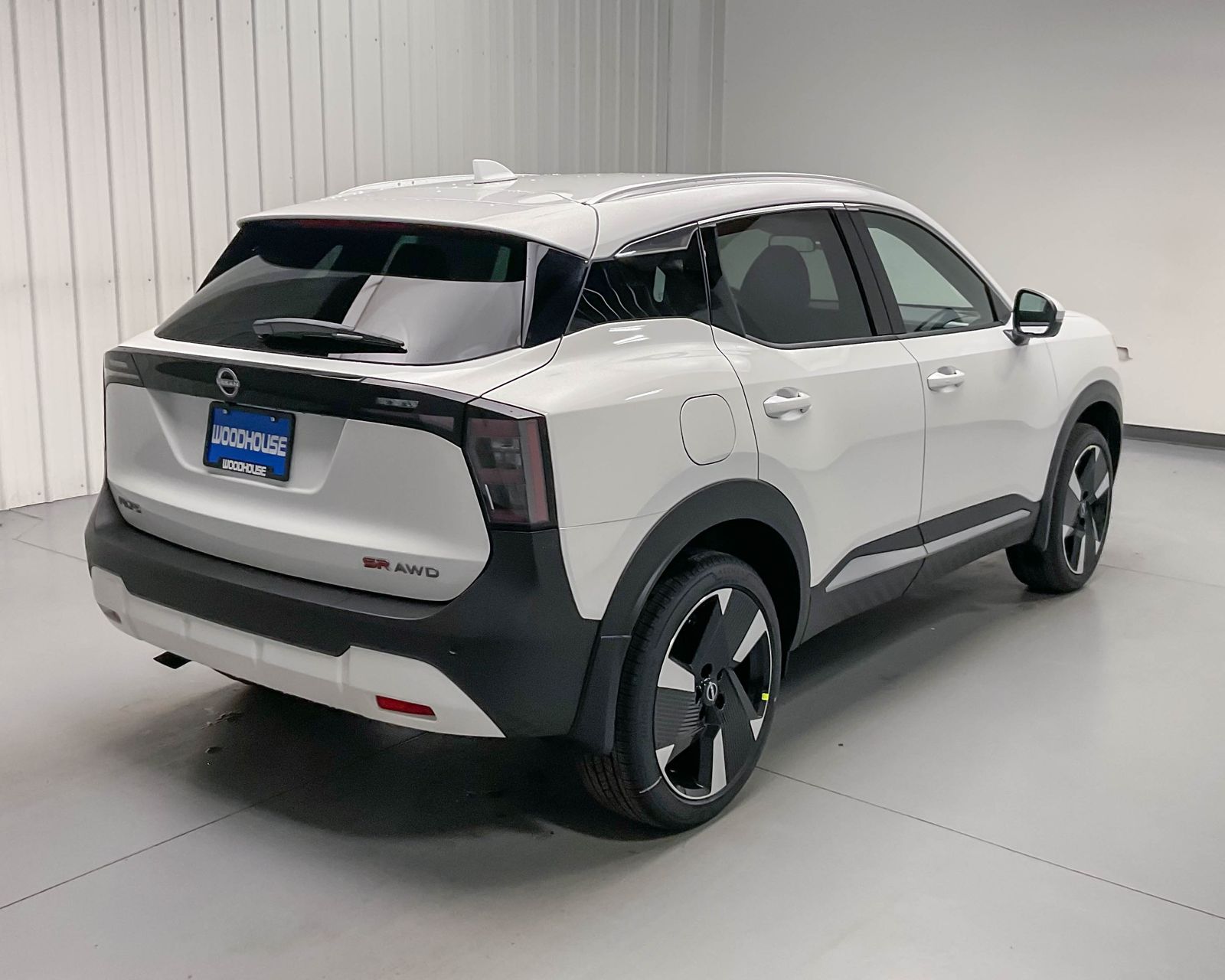 2025 Nissan Kicks SR photo 2