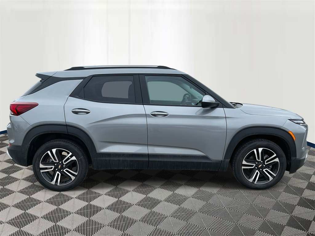2025 Chevrolet Trailblazer LT photo 6