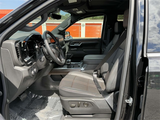 2023 Chevrolet Silverado 1500 High Country photo 14