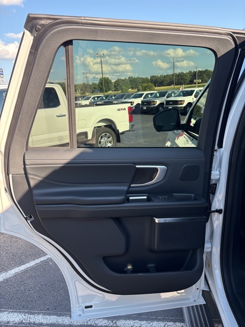 2025 Ford Expedition Platinum photo 50