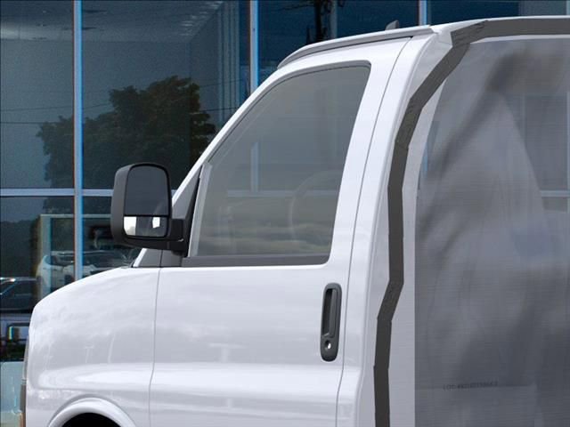 2025 Gmc Savana Cutaway photo 4