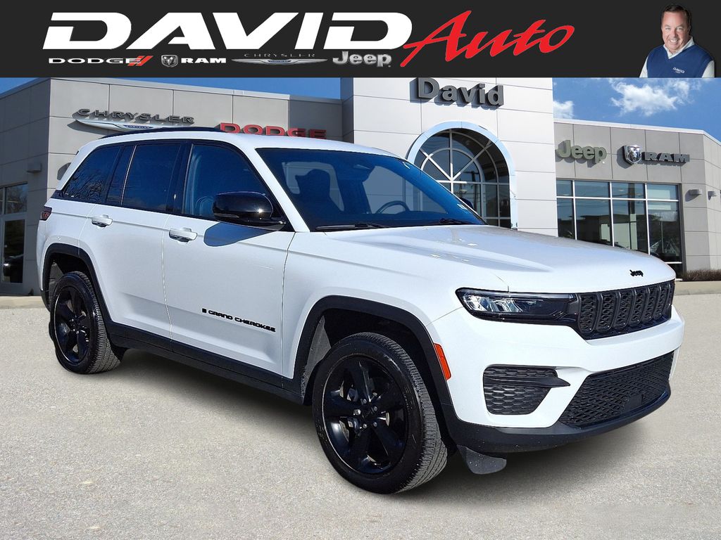 2023 Jeep Grand Cherokee Altitude's photo