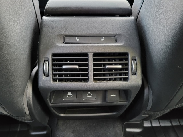 2024 Land Rover Discovery Sport S photo 21