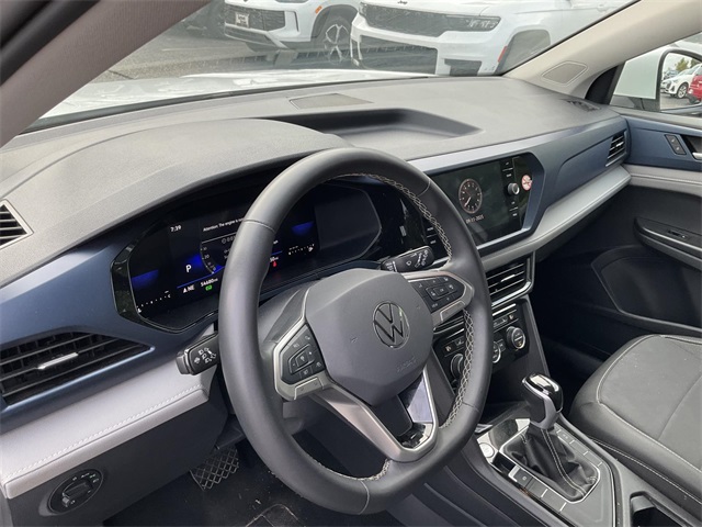 2024 Volkswagen Taos SE photo 10