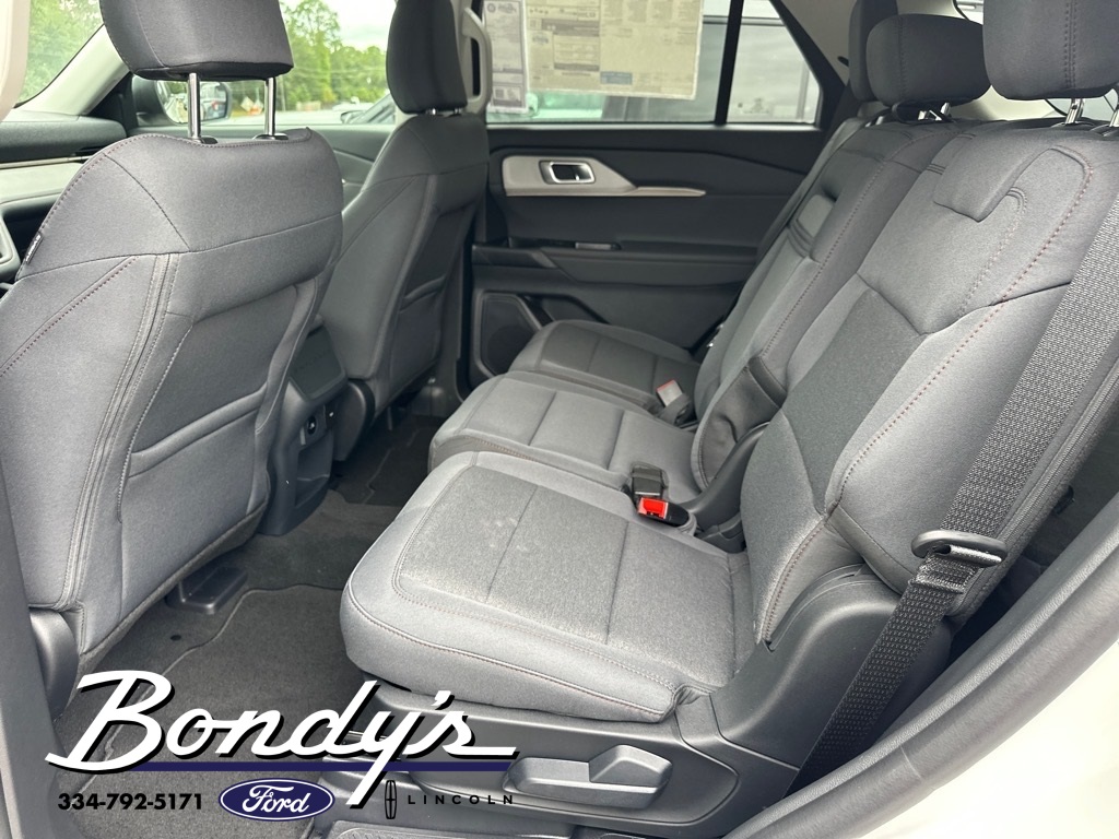 2025 Ford Explorer photo 9
