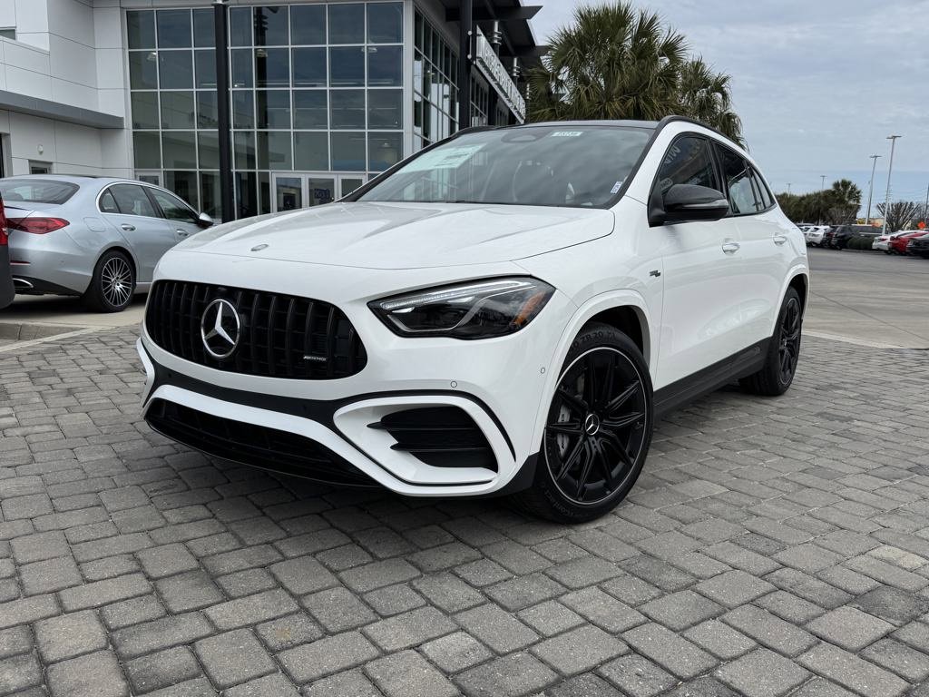 2025 Mercedes Benz GLA 35 AMG 4MATIC photo 2