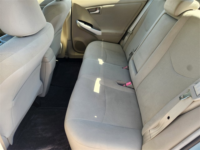 2015 Toyota Prius Four photo 28