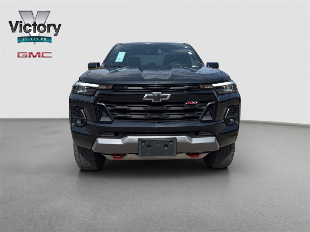 2023 Chevrolet Colorado Z71 photo 3