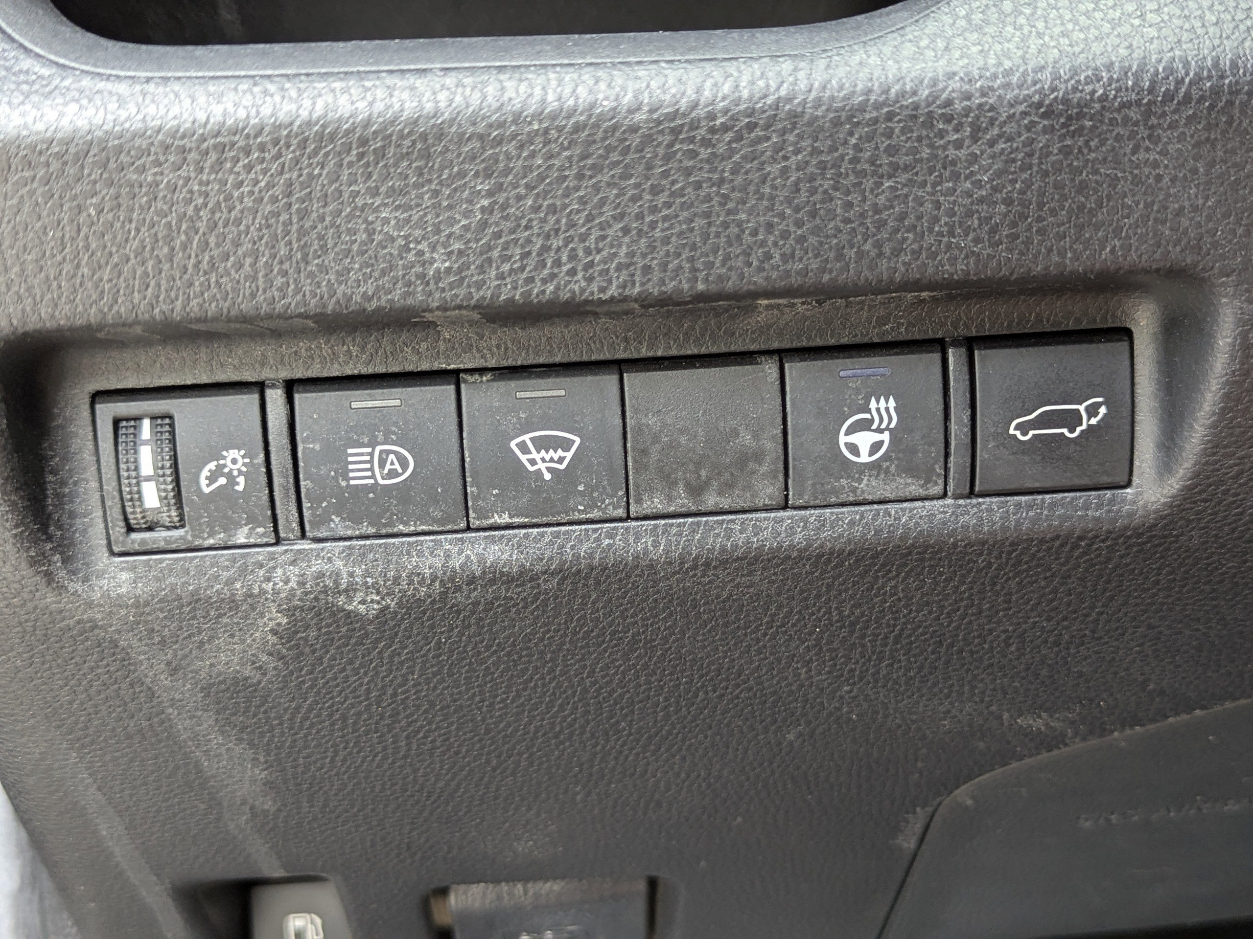 2021 Toyota RAV4 Hybrid XLE photo 21