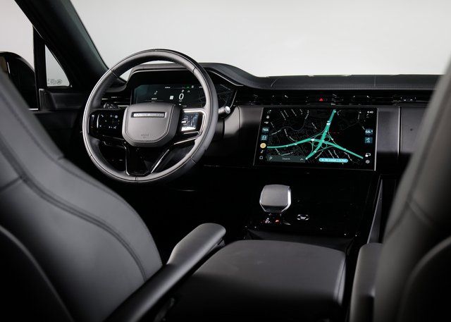2025 Land Rover Range Rover Sport SE photo 11