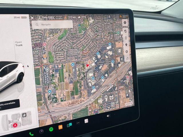 2023 Tesla Model Y Performance photo 11