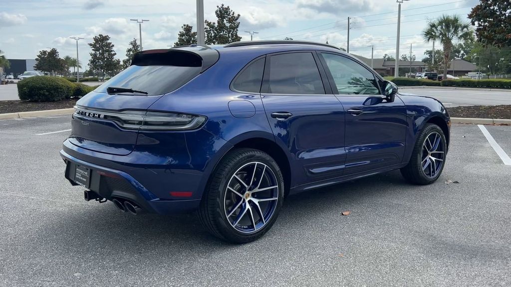 2025 Porsche Macan Base photo 8