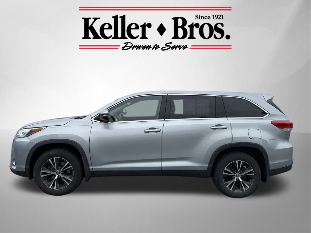 2019 Toyota Highlander LE photo 3