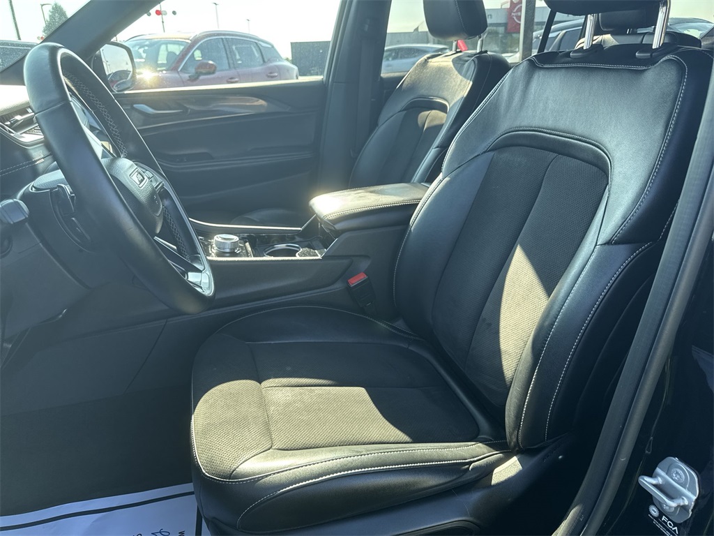2022 Jeep Grand Cherokee Altitude photo 15