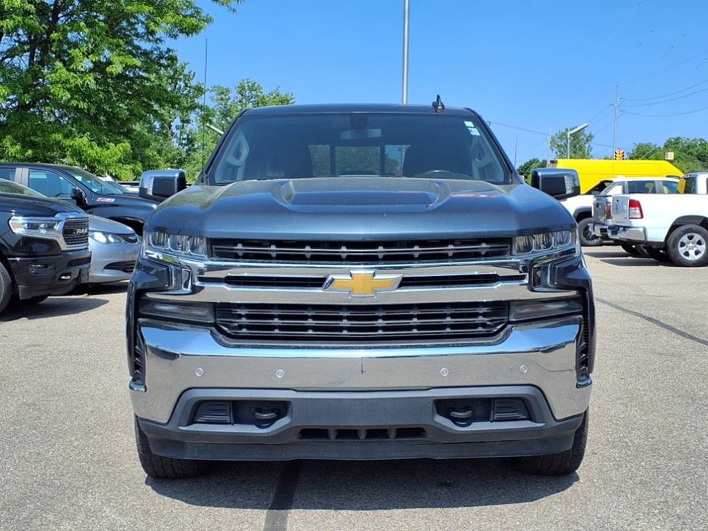 2020 Chevrolet Silverado LT photo 2