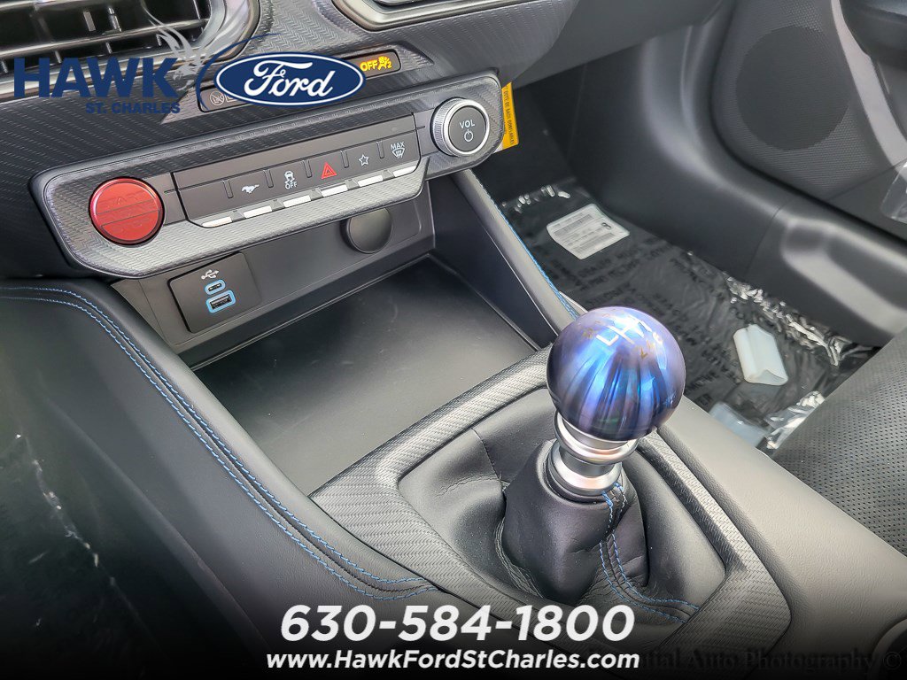 2025 FORD MUSTANG - Image 13