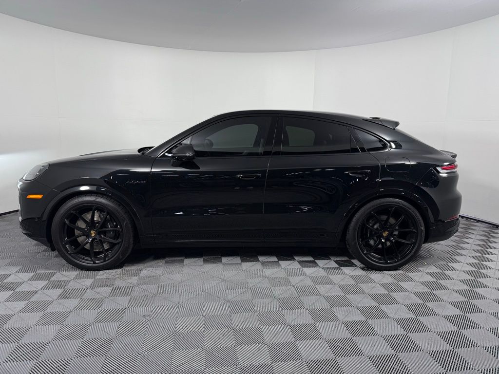 2024 Porsche Cayenne Turbo E-Hybrid Coupe photo 7