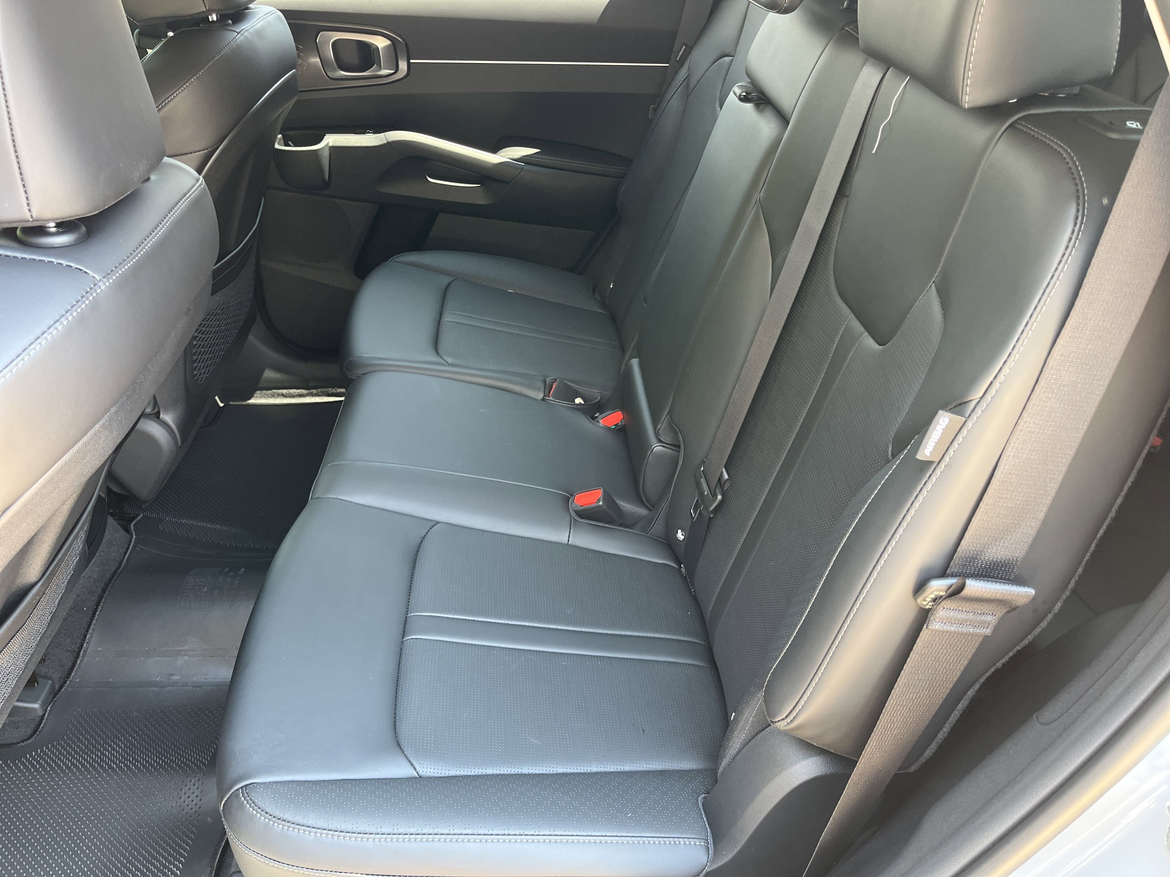 2025 Kia Sorento S photo 18