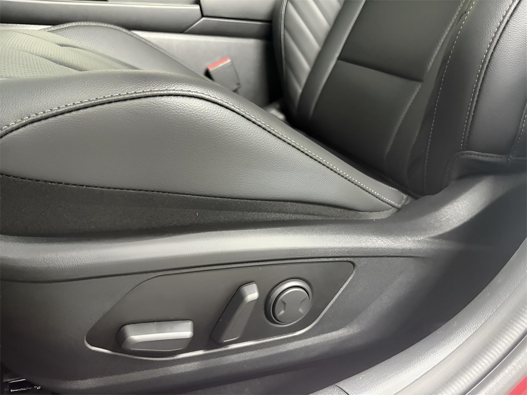 2025 Hyundai Elantra Limited photo 12