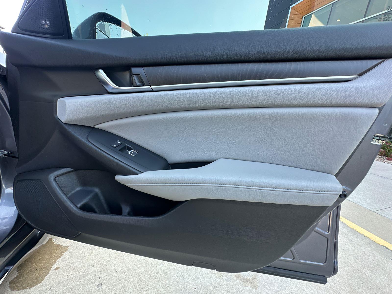 2018 Honda Accord EX-L 1.5T photo 26