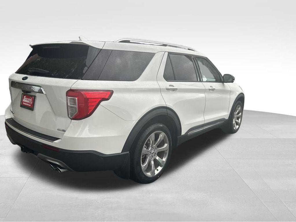 2020 Ford Explorer Platinum photo 2