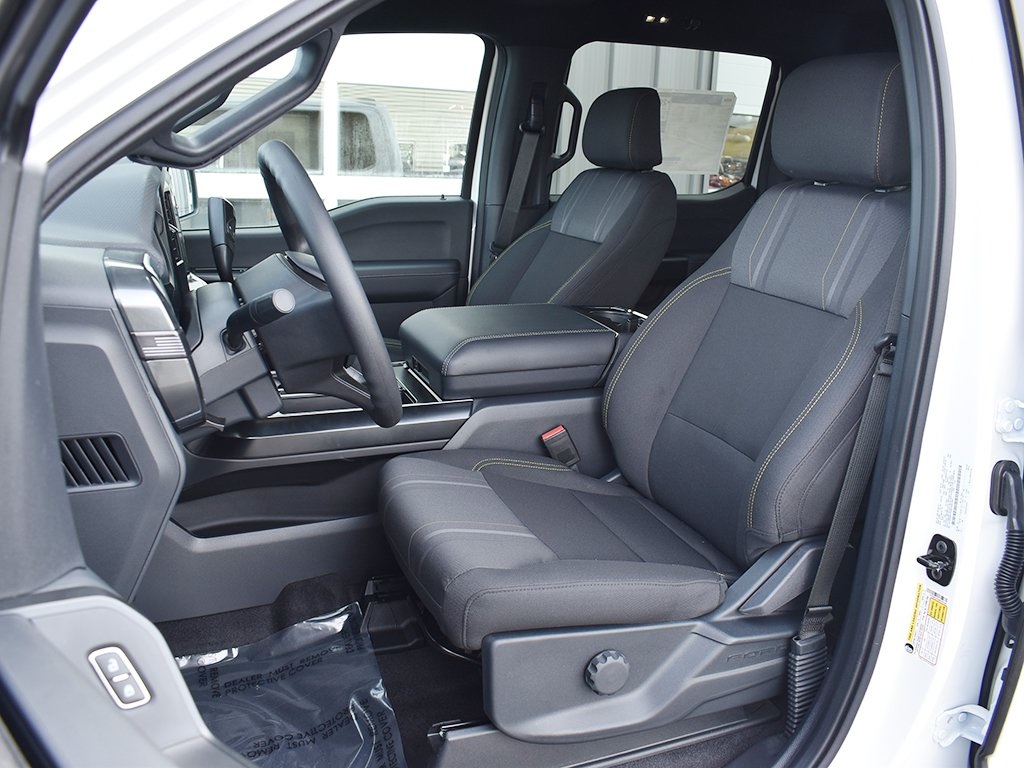 2025 Ford F-150 STX photo 4