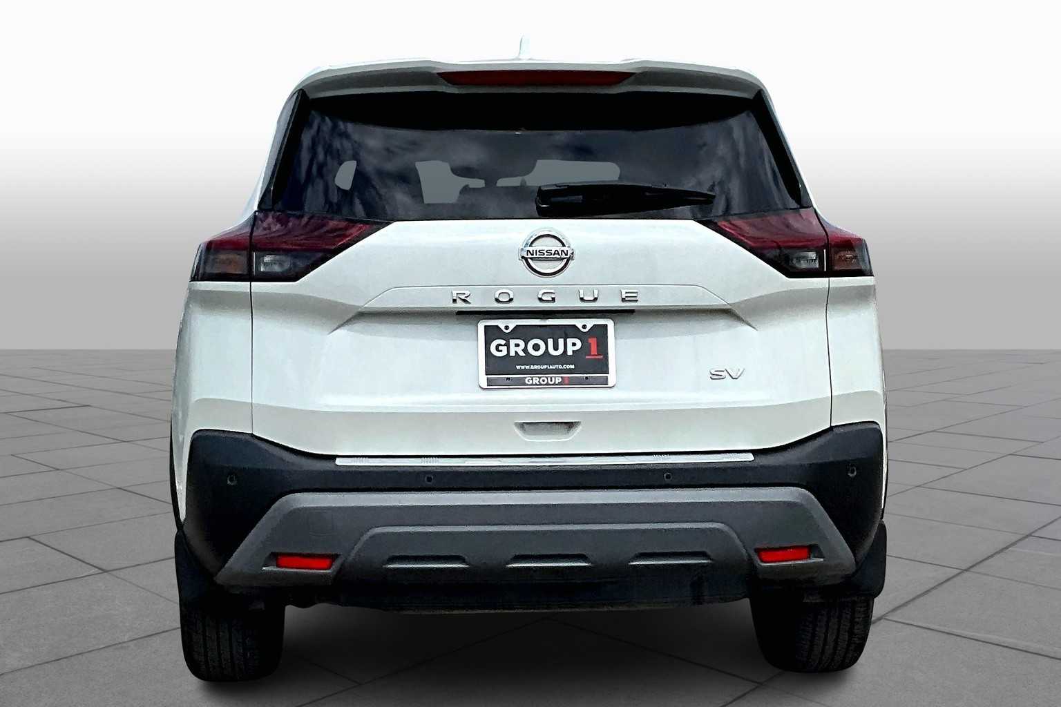 2021 Nissan Rogue SV photo 2