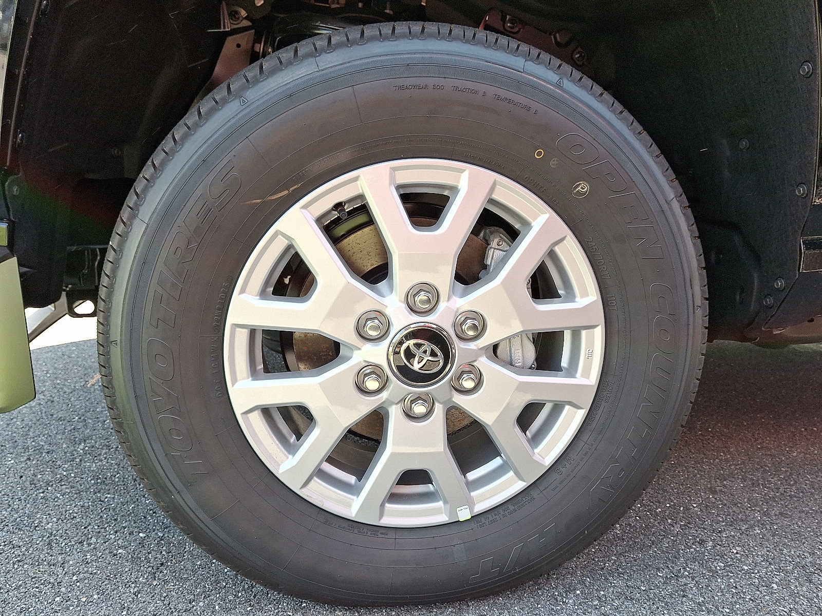 2025 Toyota Tacoma SR5 Double Cab photo 4